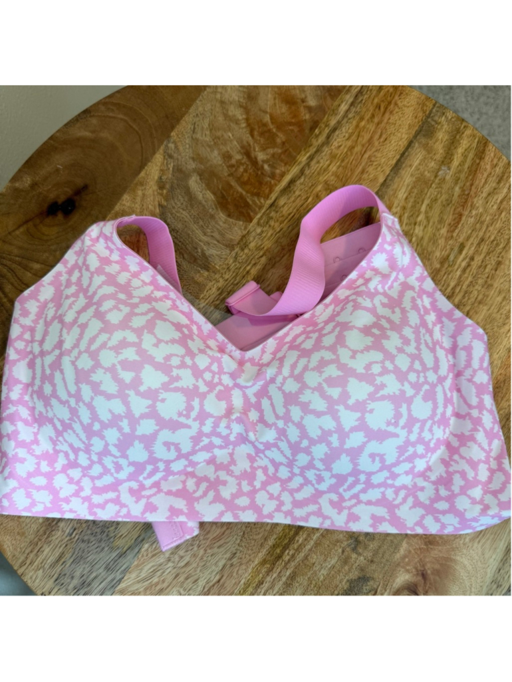 Women's CURVEVERA Pink and White Leopard Print Bra Size L